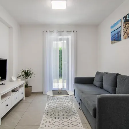 Koese Apartment *